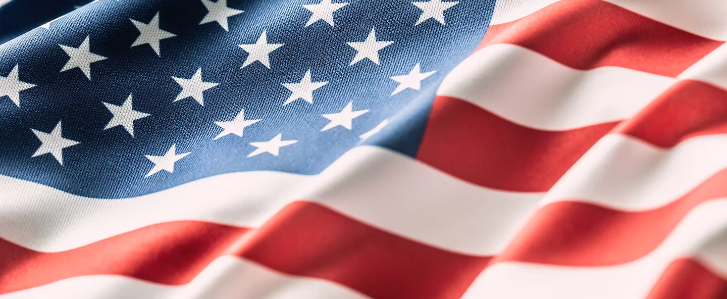 us-flag-gettyimages-1315606853.jpg